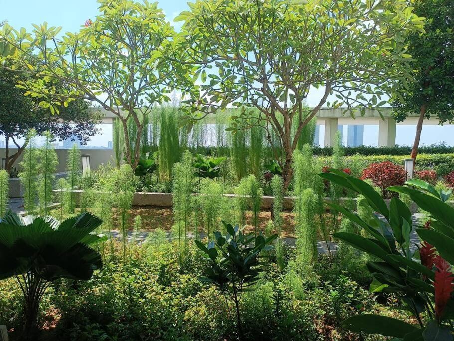 One Tebrau By Antlerzone Apartment Johor Bahru Luaran gambar