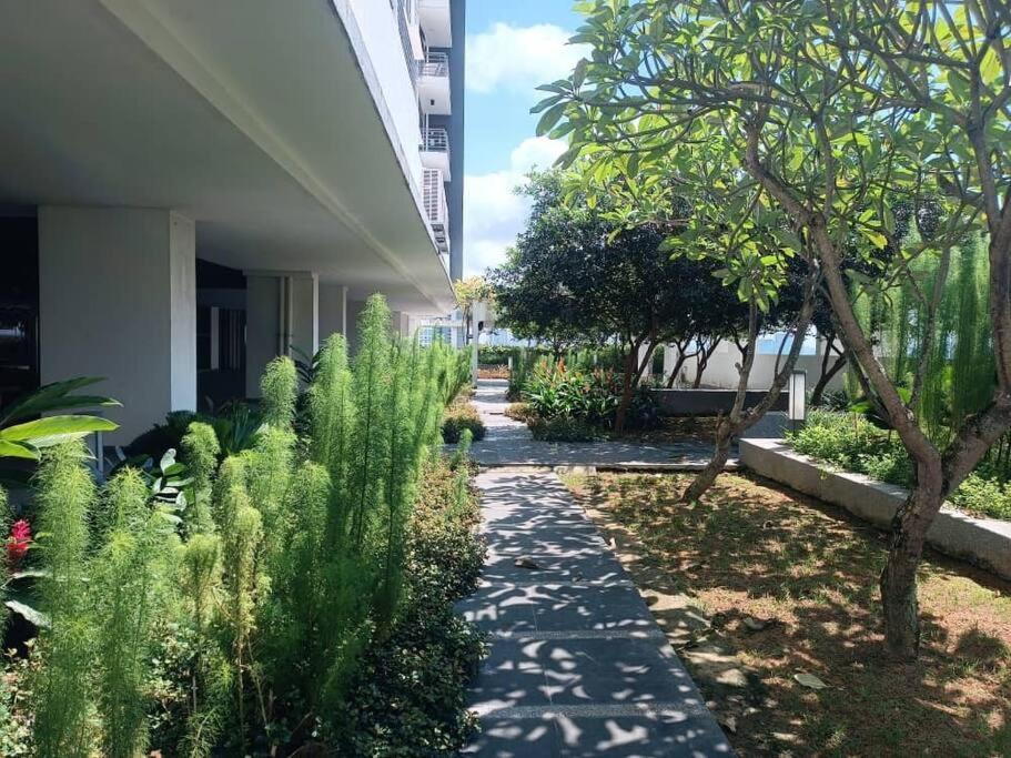One Tebrau By Antlerzone Apartment Johor Bahru Luaran gambar